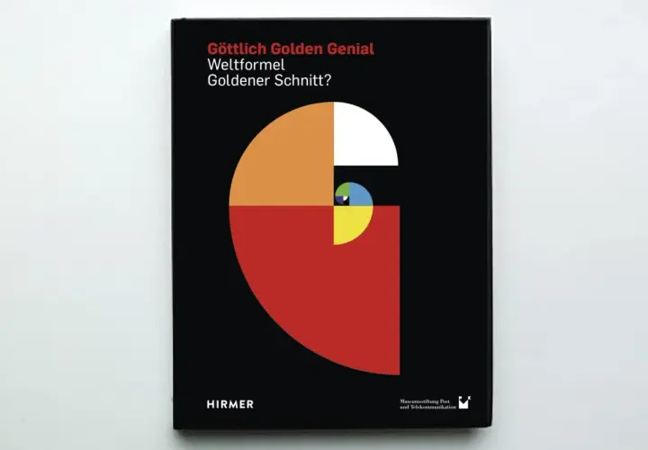 Buchcover mit dem Titel "Göttlich Golden Genial Weltformel Goldener Schnitt?". Eine grafische Darstellung der phi Zahl, die sich in einer Spirale aus farbigen Quadraten und Kreissegmenten entfaltet.