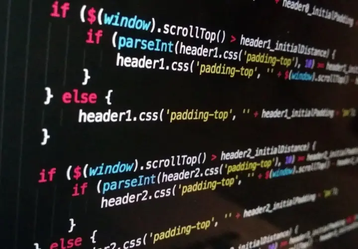 Code-Schnipsel in JavaScript, der das Scroll-Verhalten von Headern steuert. Welche Programmiersprache ist das?
