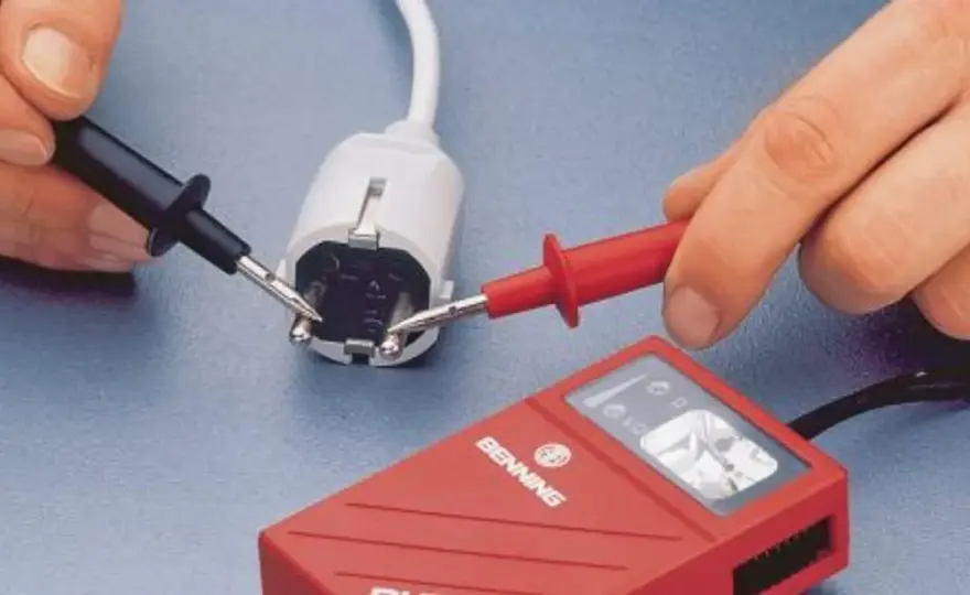 Strom messen - Multimeter oder Zange? So geht's richtig!