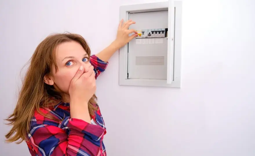 Sicherung rausgeflogen? So findest du die Ursache & löst das Problem